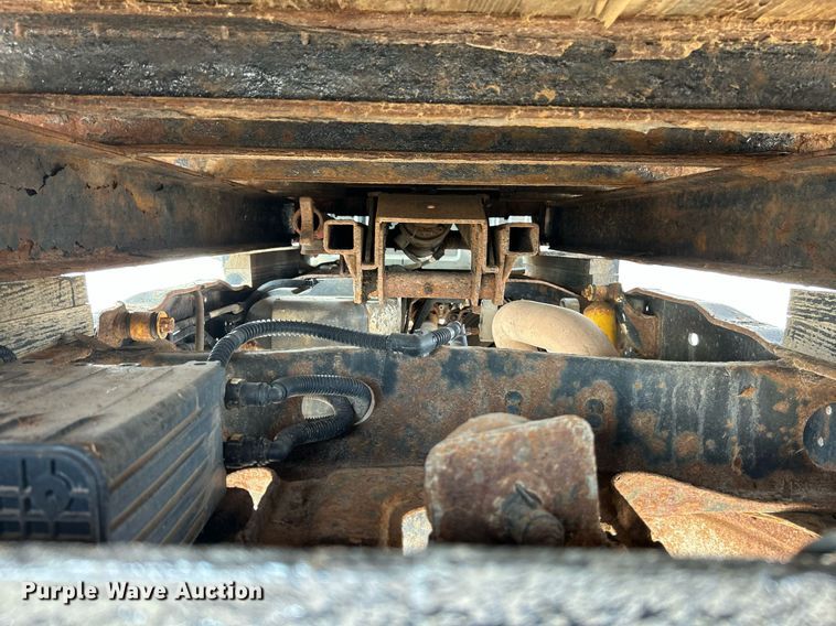 image for item NQ9875 2010 Ford F350 Super Duty XL  flatbed pickup truck