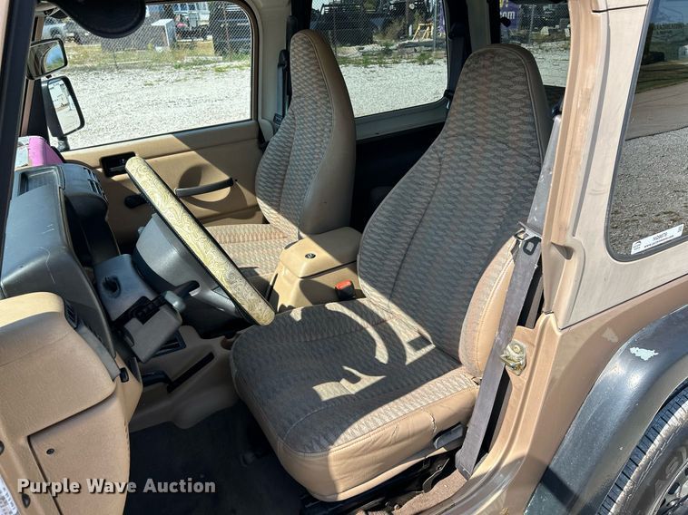 image for item NQ9878 1999 Jeep Wrangler Sport  SUV