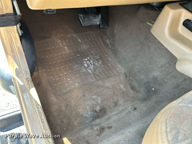 image for item NQ9878 1999 Jeep Wrangler Sport  SUV