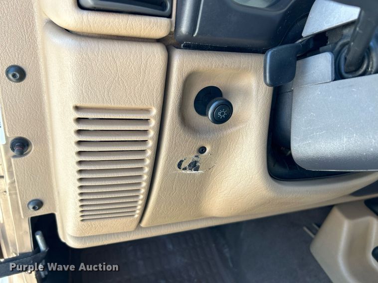 image for item NQ9878 1999 Jeep Wrangler Sport  SUV