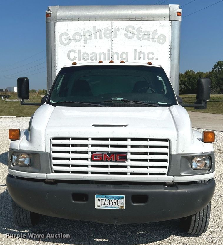 image for item NQ9879 2007 GMC C5  box truck