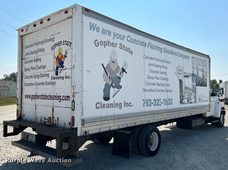 image for item NQ9879 2007 GMC C5  box truck