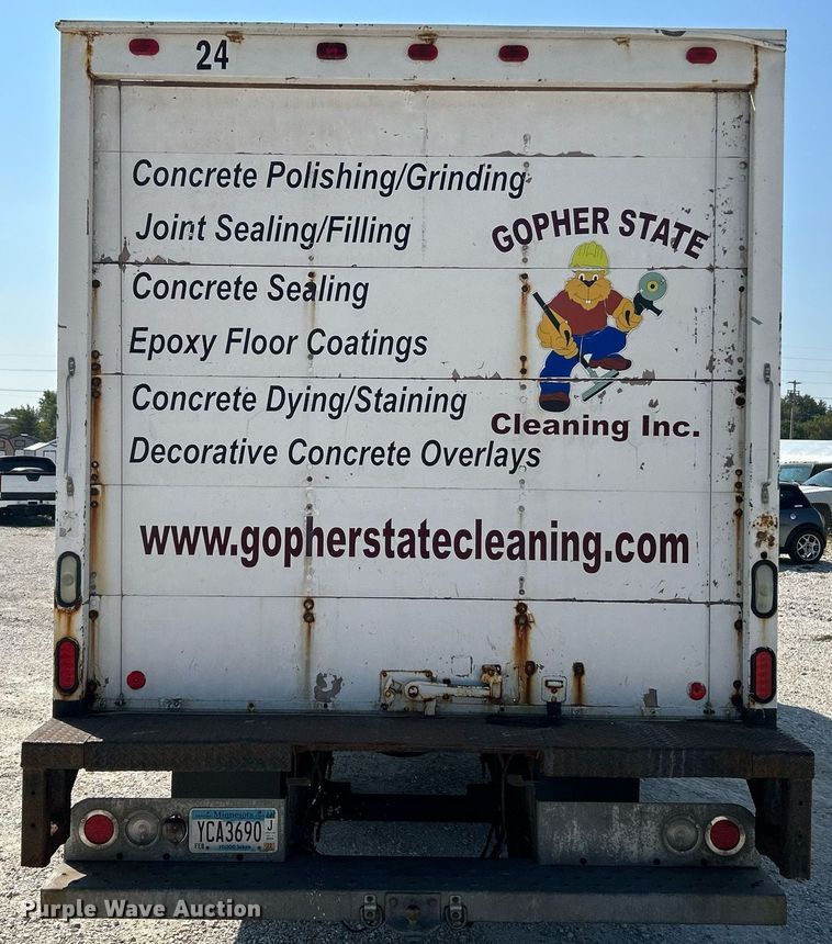 image for item NQ9879 2007 GMC C5  box truck