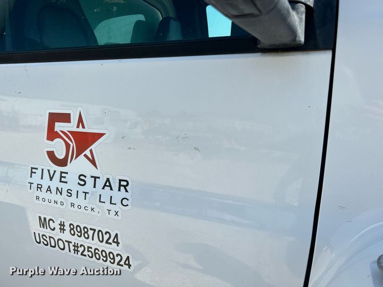 image for item NQ9879 2007 GMC C5  box truck