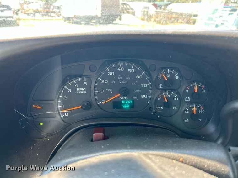 image for item NQ9879 2007 GMC C5  box truck