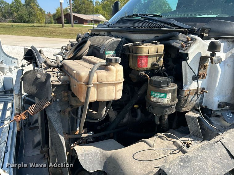 image for item NQ9879 2007 GMC C5  box truck