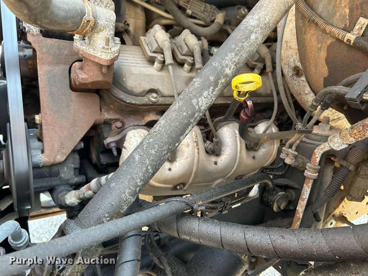 image for item NQ9879 2007 GMC C5  box truck