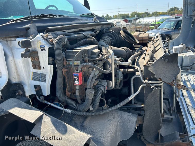 image for item NQ9879 2007 GMC C5  box truck