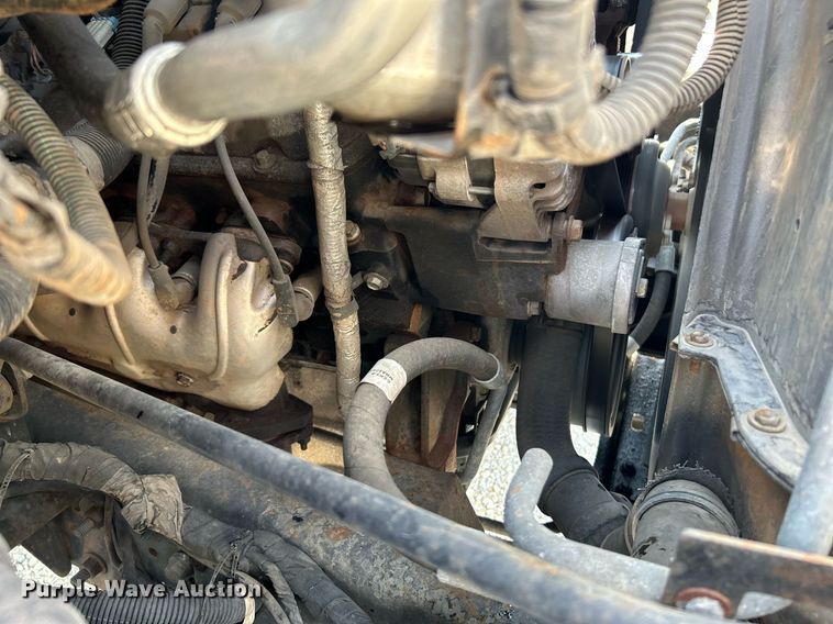 image for item NQ9879 2007 GMC C5  box truck