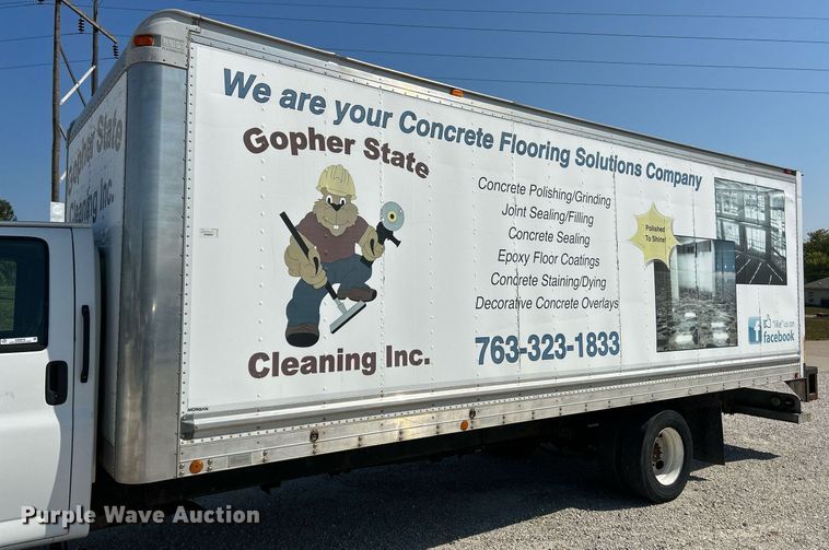 image for item NQ9879 2007 GMC C5  box truck