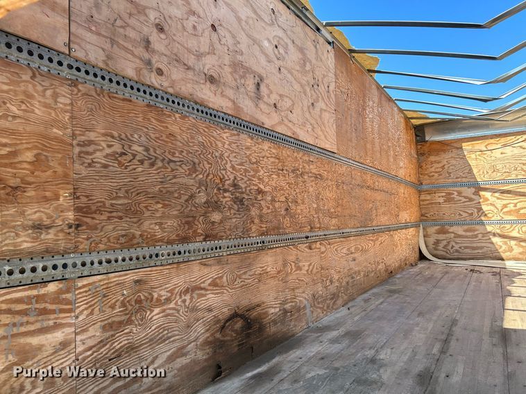 image for item NQ9879 2007 GMC C5  box truck