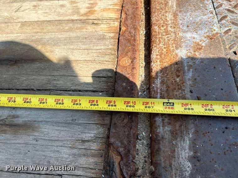 image for item NQ9879 2007 GMC C5  box truck