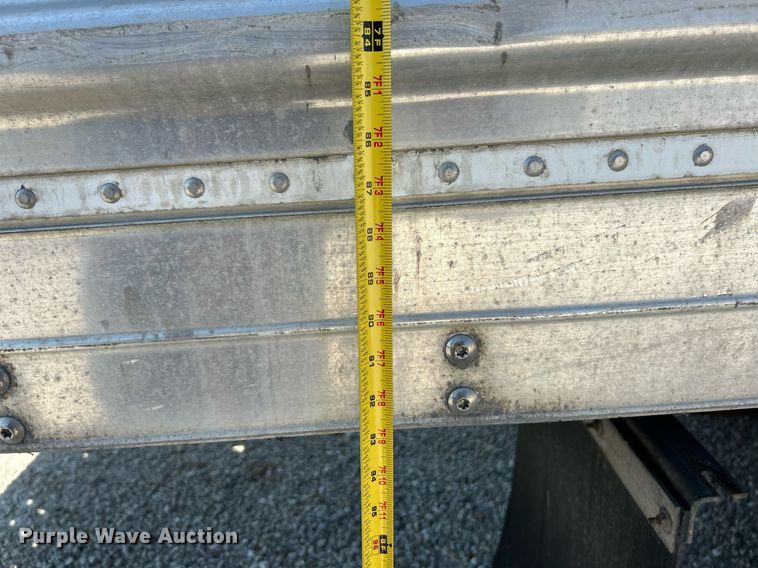 image for item NQ9879 2007 GMC C5  box truck