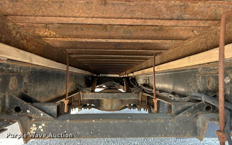 image for item NQ9879 2007 GMC C5  box truck