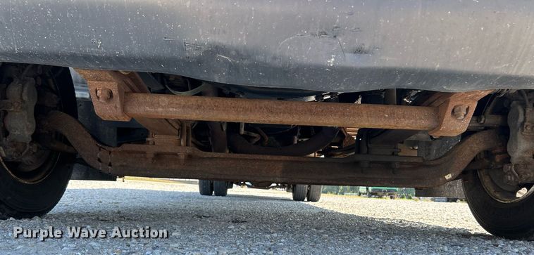 image for item NQ9879 2007 GMC C5  box truck