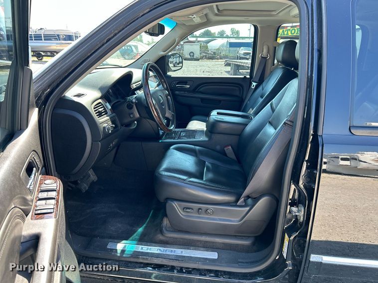 image for item NQ9881 2013 GMC Yukon Denali  SUV