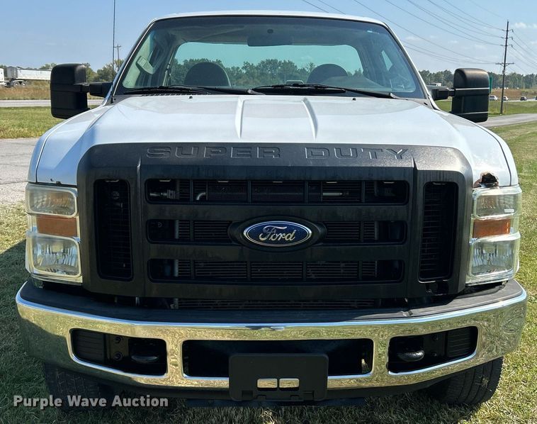 image for item NQ9882 2008 Ford F350 Super Duty XL  pickup truck