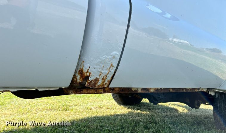 image for item NQ9882 2008 Ford F350 Super Duty XL  pickup truck