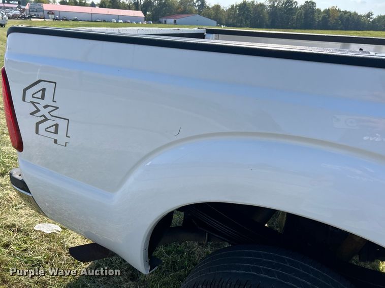 image for item NQ9882 2008 Ford F350 Super Duty XL  pickup truck