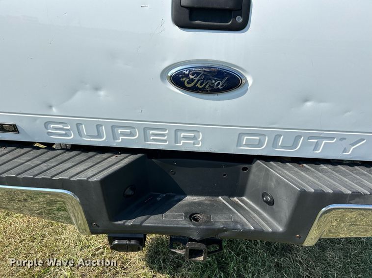 image for item NQ9882 2008 Ford F350 Super Duty XL  pickup truck