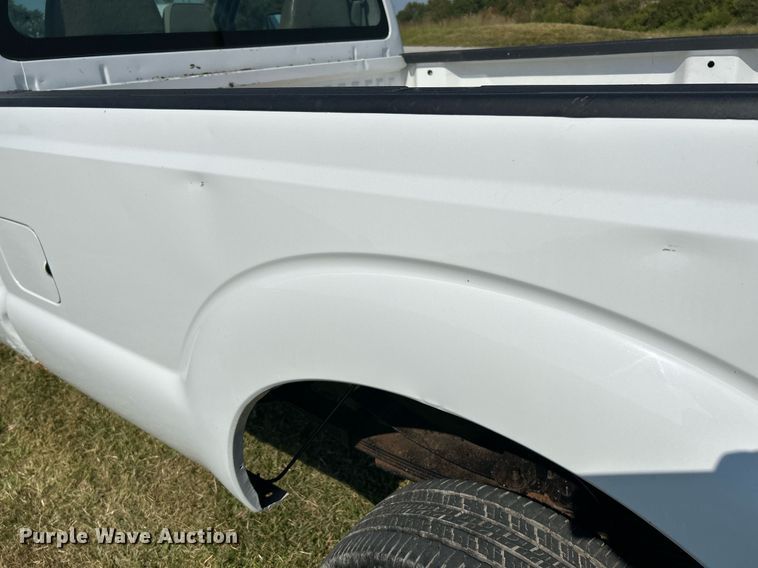 image for item NQ9882 2008 Ford F350 Super Duty XL  pickup truck