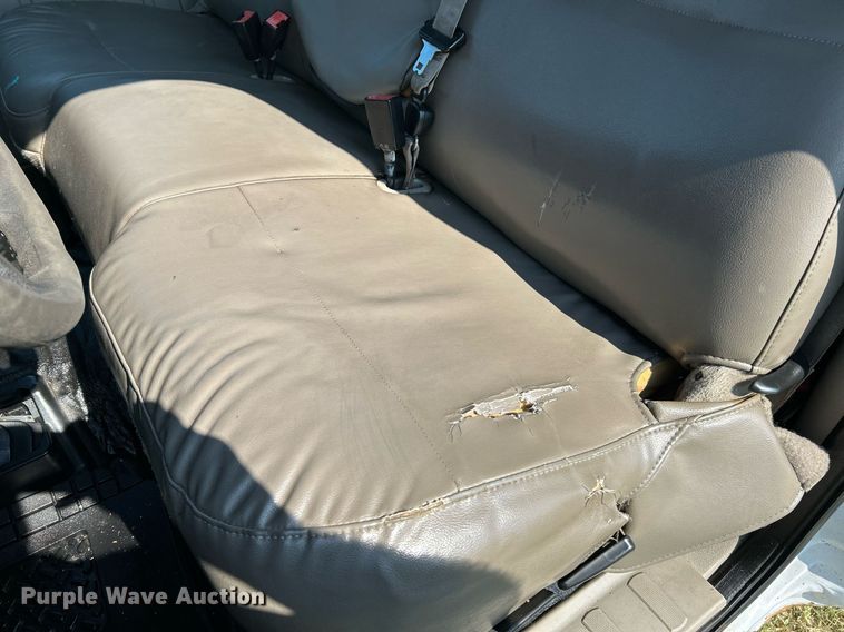 image for item NQ9882 2008 Ford F350 Super Duty XL  pickup truck