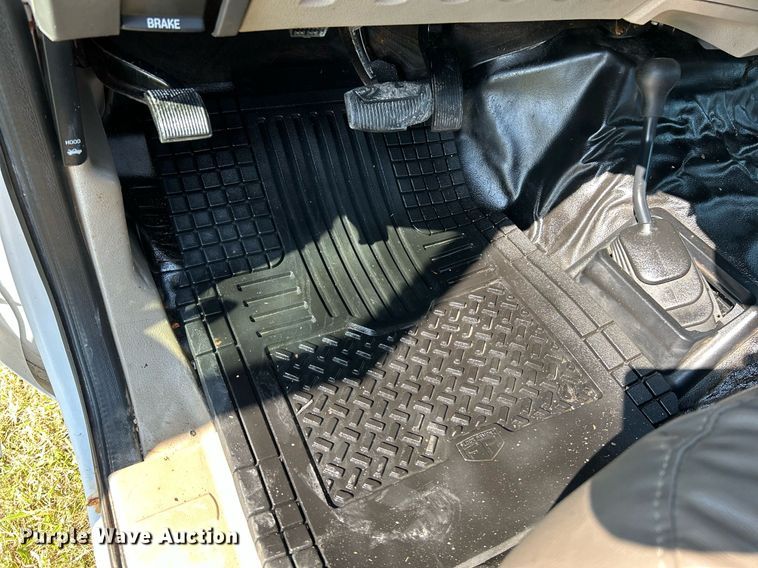 image for item NQ9882 2008 Ford F350 Super Duty XL  pickup truck