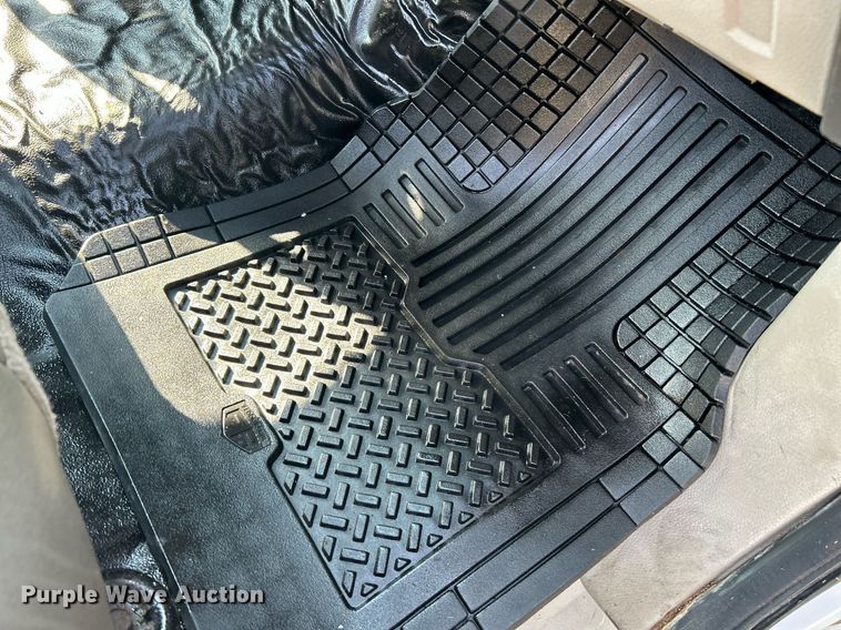 image for item NQ9882 2008 Ford F350 Super Duty XL  pickup truck