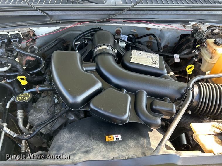 image for item NQ9882 2008 Ford F350 Super Duty XL  pickup truck