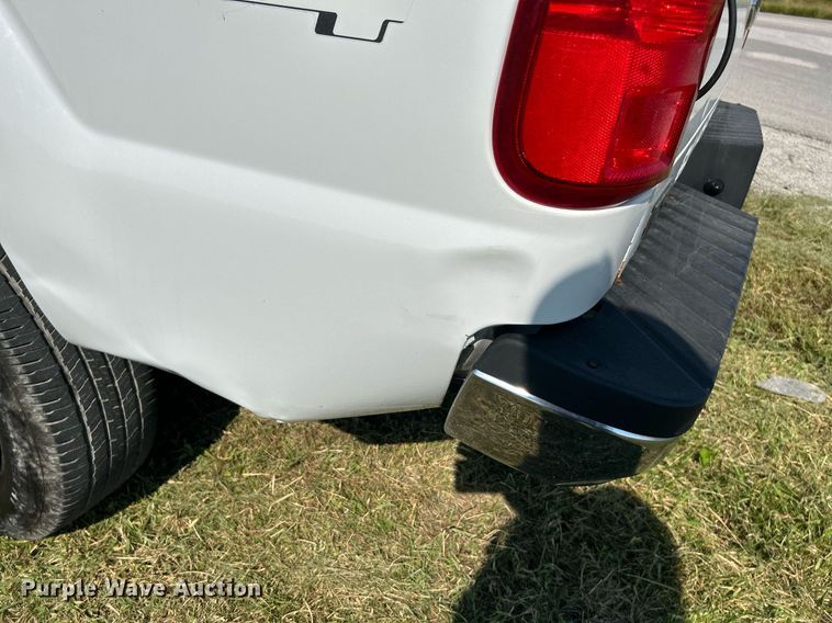 image for item NQ9882 2008 Ford F350 Super Duty XL  pickup truck