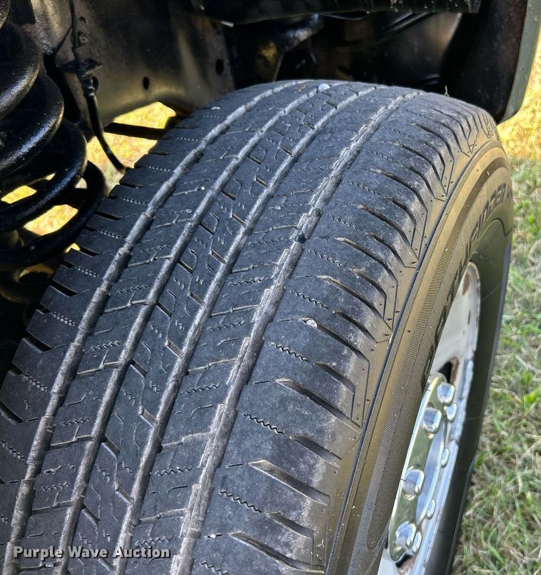 image for item NQ9882 2008 Ford F350 Super Duty XL  pickup truck