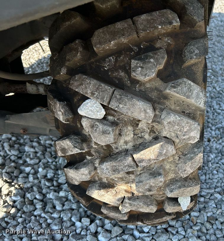 image for item NQ9884 2013 Kubota RTV1100  utility vehicle