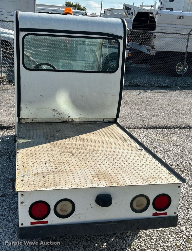 image for item NQ9885 2010 Columbia Parcar Summit  utility vehicle