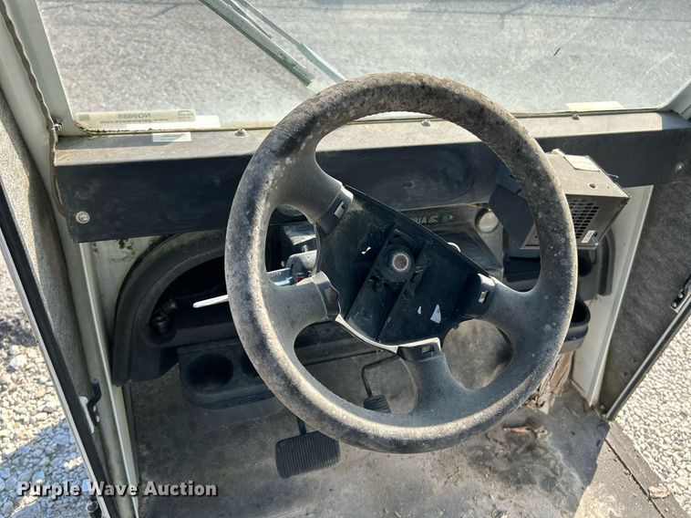 image for item NQ9885 2010 Columbia Parcar Summit  utility vehicle