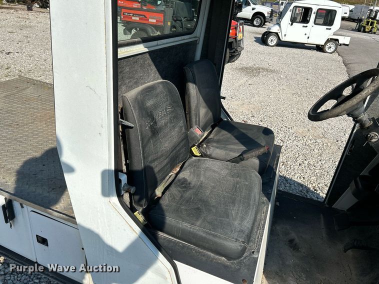 image for item NQ9885 2010 Columbia Parcar Summit  utility vehicle