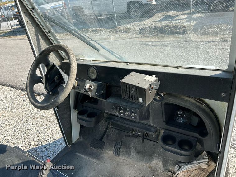 image for item NQ9885 2010 Columbia Parcar Summit  utility vehicle