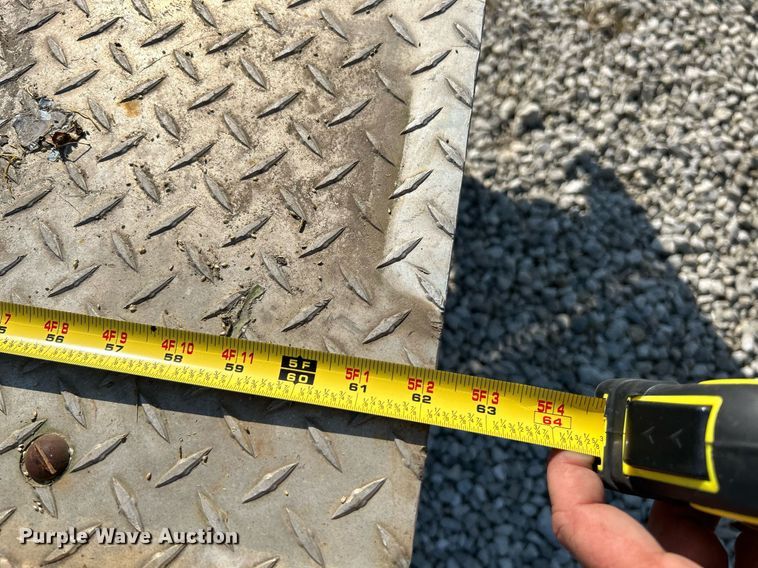 image for item NQ9885 2010 Columbia Parcar Summit  utility vehicle