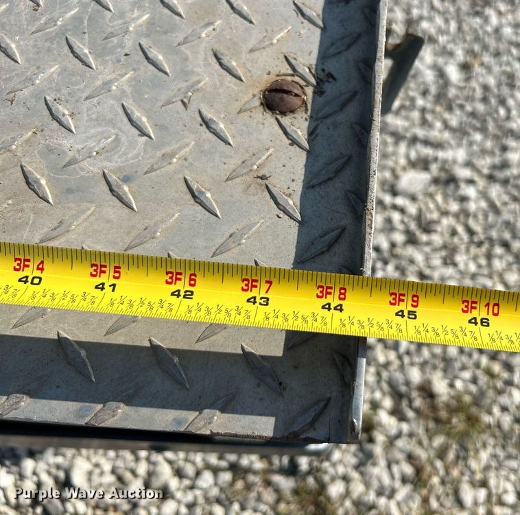 image for item NQ9885 2010 Columbia Parcar Summit  utility vehicle