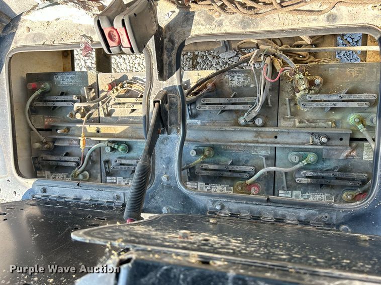 image for item NQ9885 2010 Columbia Parcar Summit  utility vehicle