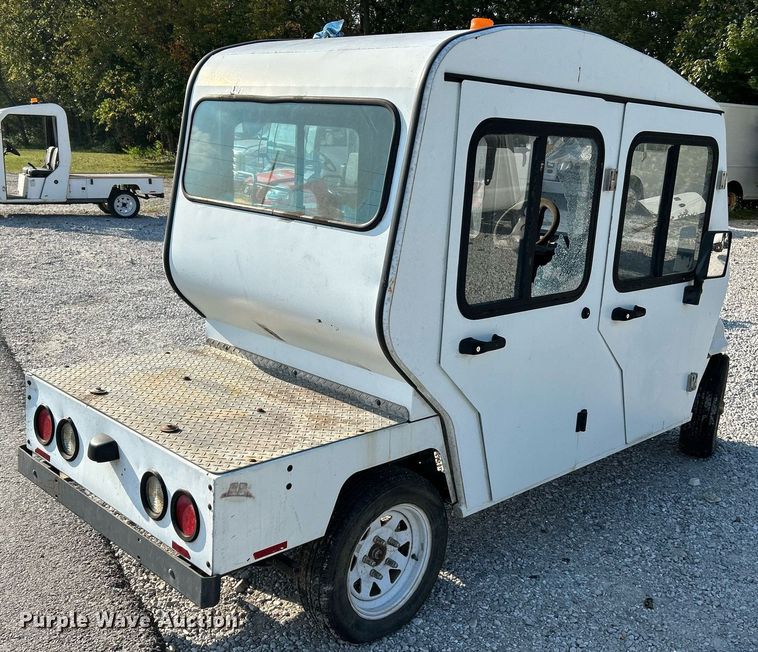 image for item NQ9886 2010 Columbia Parcar Summit  utility vehicle