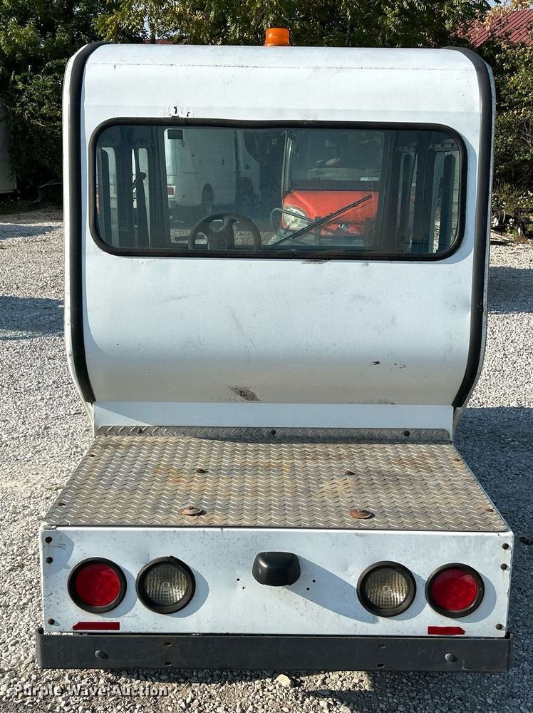 image for item NQ9886 2010 Columbia Parcar Summit  utility vehicle