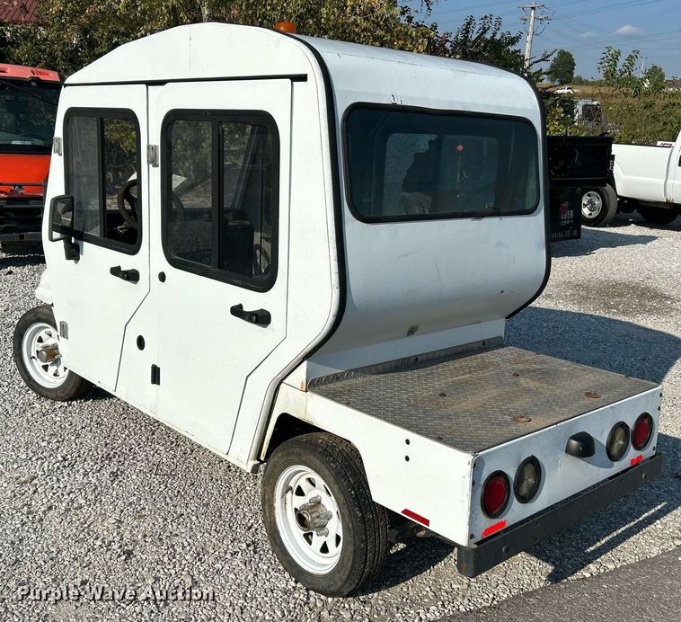 image for item NQ9886 2010 Columbia Parcar Summit  utility vehicle