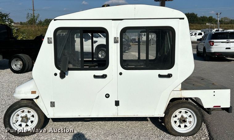 image for item NQ9886 2010 Columbia Parcar Summit  utility vehicle