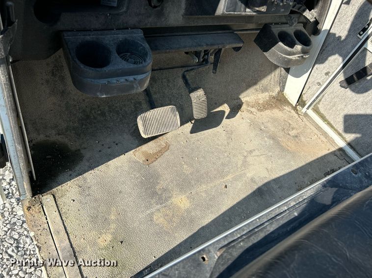 image for item NQ9886 2010 Columbia Parcar Summit  utility vehicle