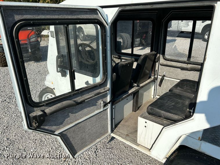 image for item NQ9886 2010 Columbia Parcar Summit  utility vehicle