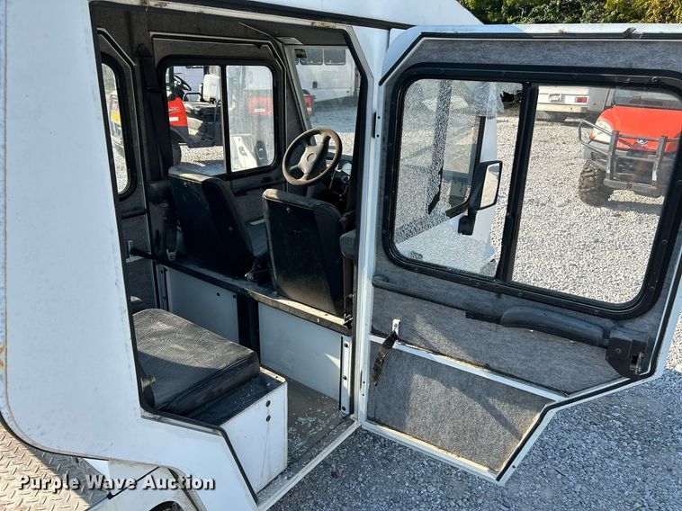 image for item NQ9886 2010 Columbia Parcar Summit  utility vehicle