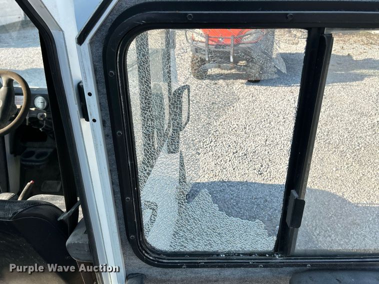 image for item NQ9886 2010 Columbia Parcar Summit  utility vehicle