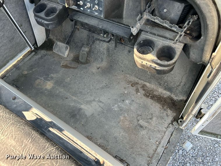 image for item NQ9886 2010 Columbia Parcar Summit  utility vehicle