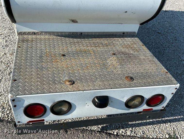 image for item NQ9886 2010 Columbia Parcar Summit  utility vehicle