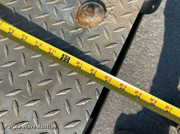 image for item NQ9886 2010 Columbia Parcar Summit  utility vehicle